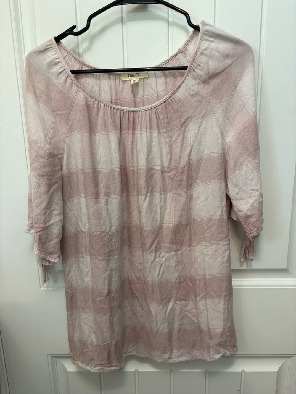 Como Blue Women's Pink Plaid Scoop Neck Top. Size Medium.